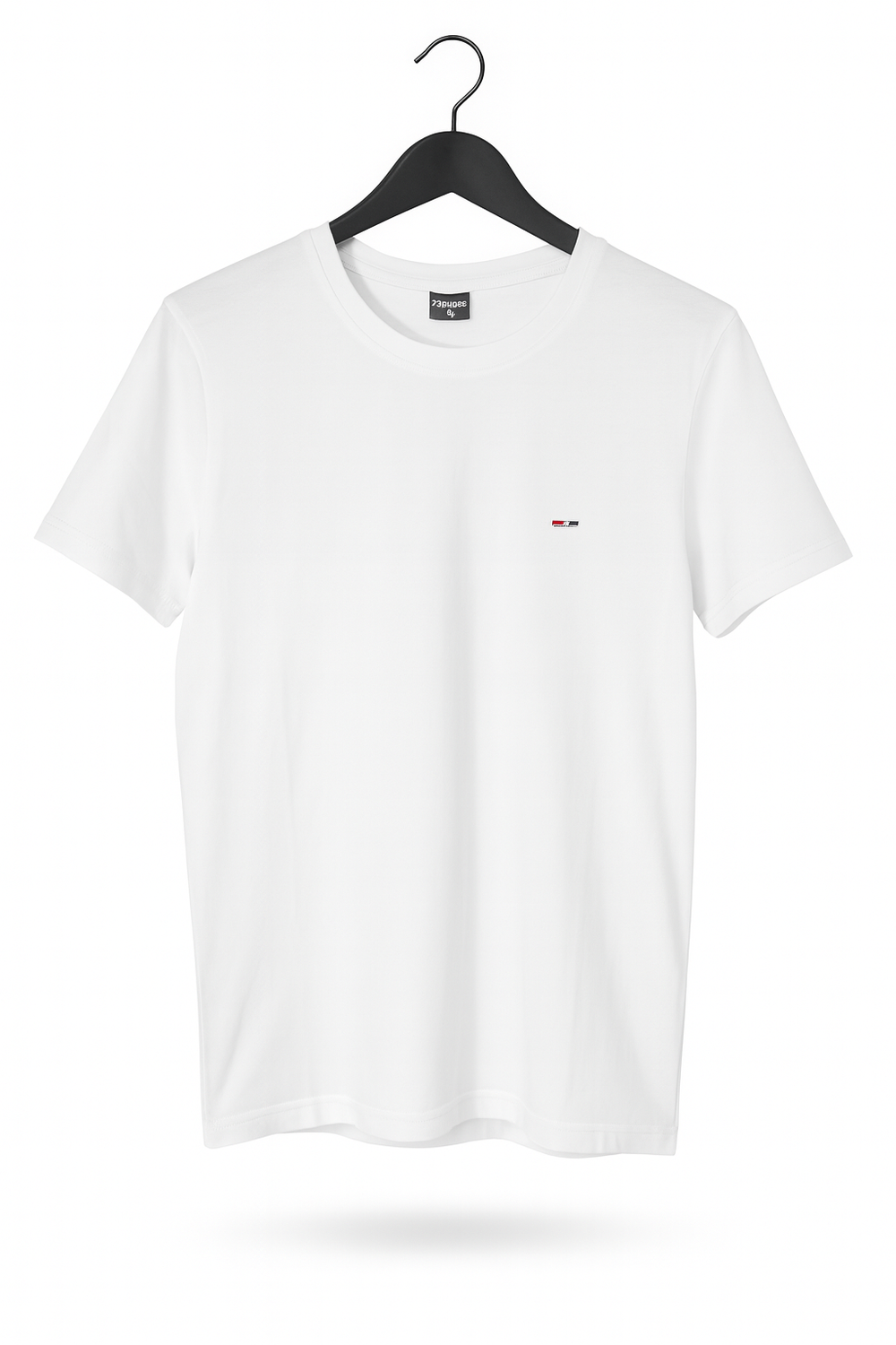 Balts vīriešu T-krekls — vienkāršs, stilīgs un neaizvietojams!