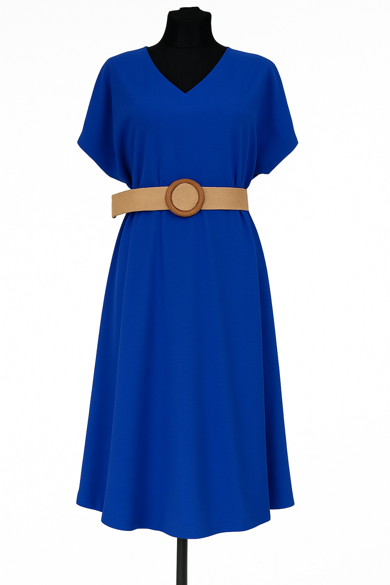 Zila lielā izmēra kleita – pārliecība un komforts vienā apģērbā