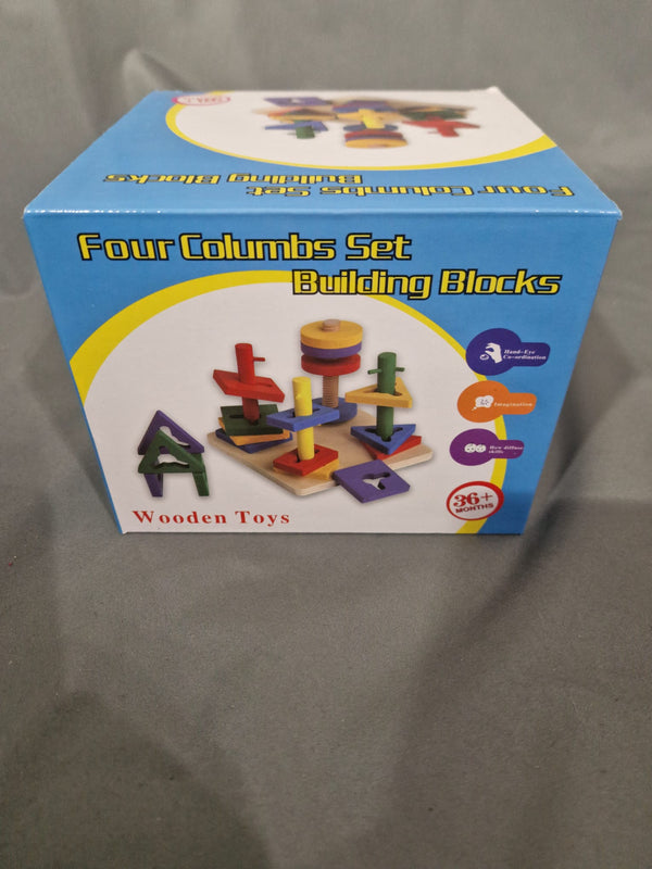 Krāsaini koka klucīši no dabīga materiāla